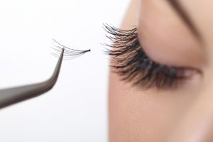 Business Insider: AI-powered robots are giving eyelash extensions. It’s cheaper and quicker